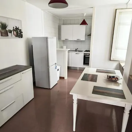 Ms Piazza Del Papa Sea Port Apartment *