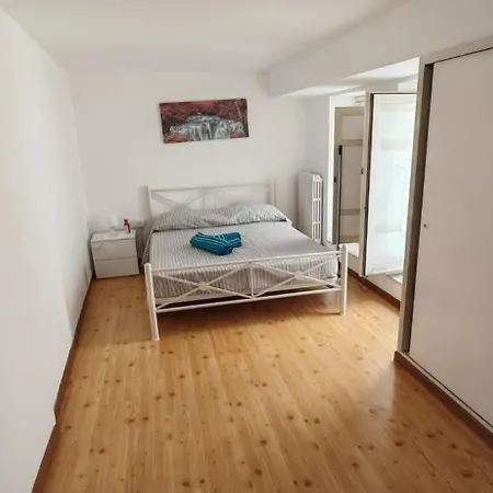 Lägenhet Ms Piazza Del Papa Sea Port Ancona